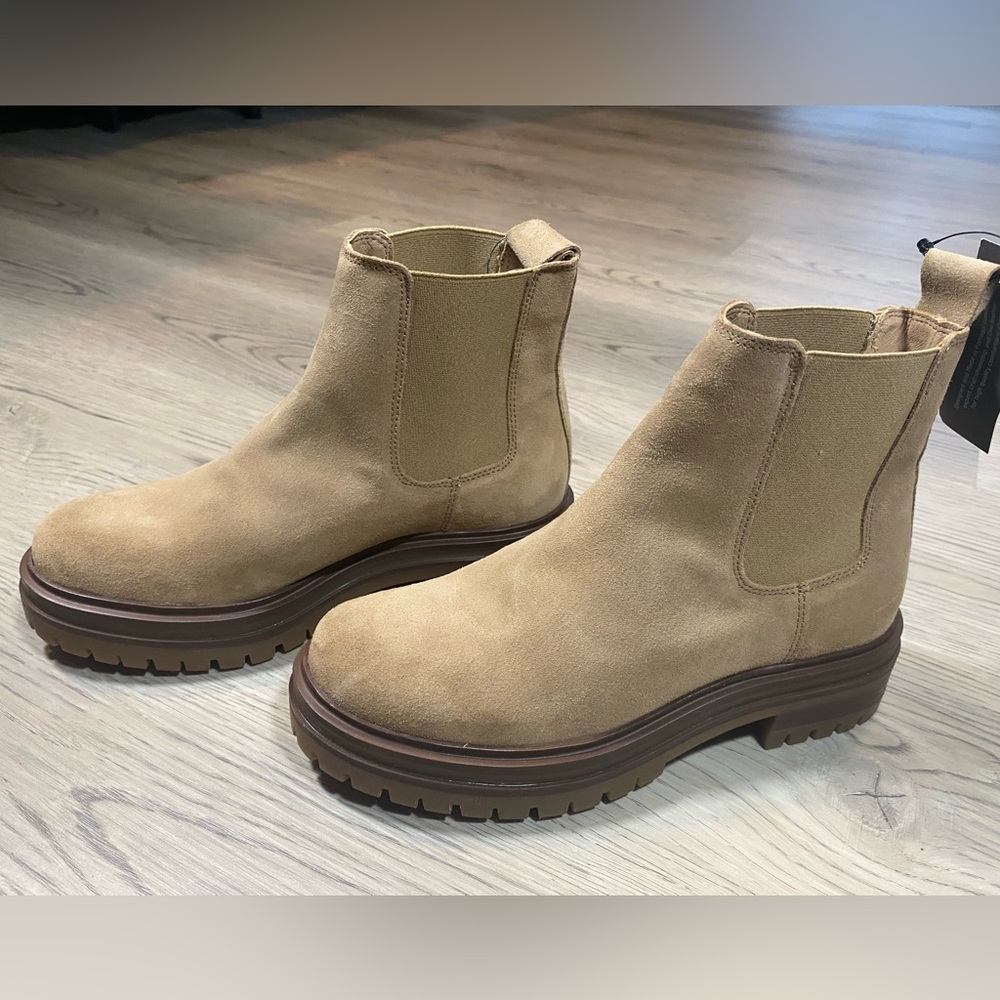Avellini suede Chelsea boot 6.5 tan/camel NWT genuine leather Portugal
